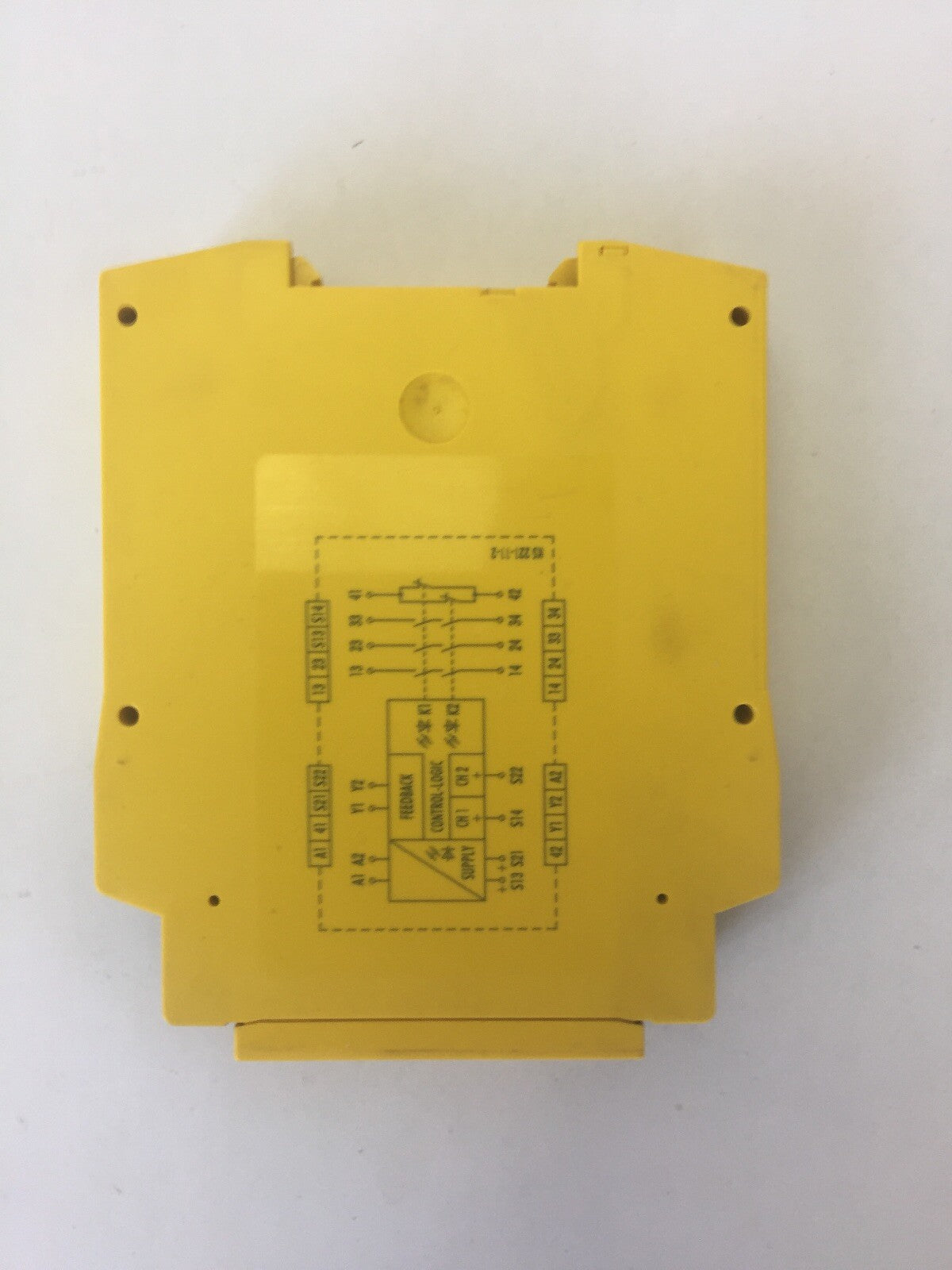 SICK UE 42-3DR3D2 SAFETY RELAY 24V AC/DC 4