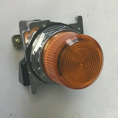 CUTLER HAMMER 10250T201 AMBER INDICATING LIGHT. 120VAC/DC 2