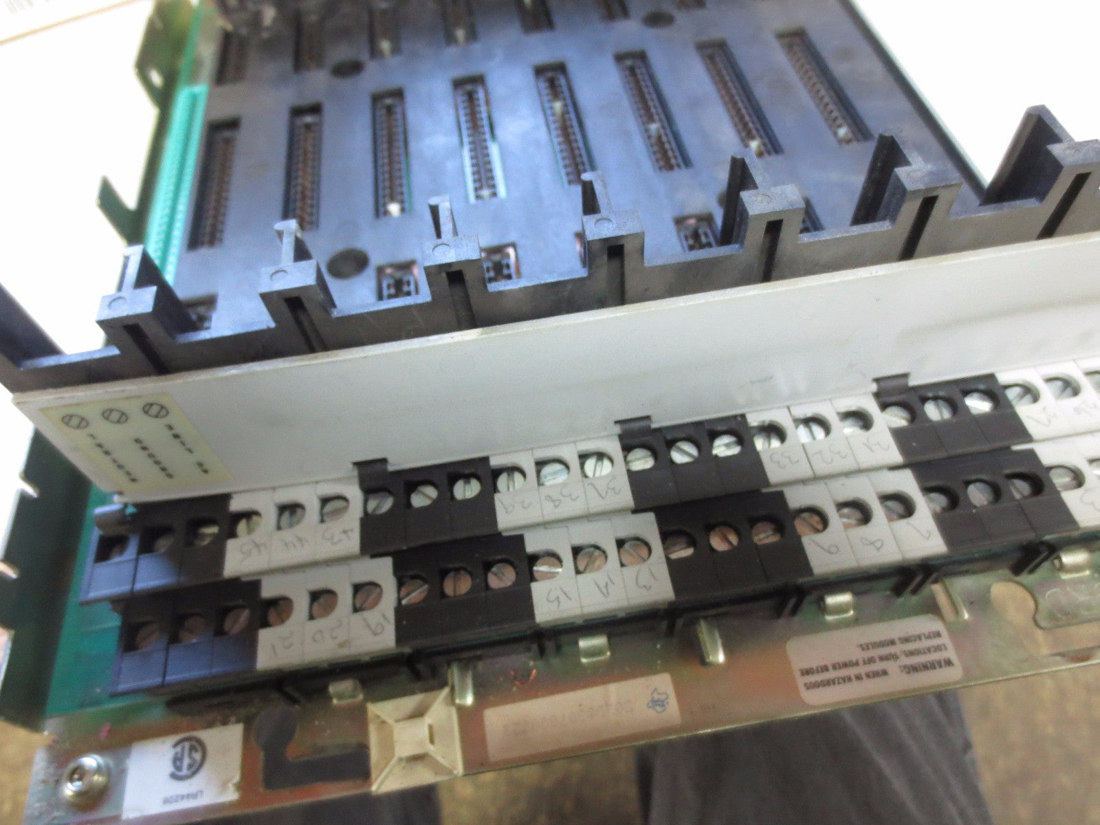 TEXAS INSTRUMENTS / SIEMENS 500-5892 - 6 MODULE I/O BASE5