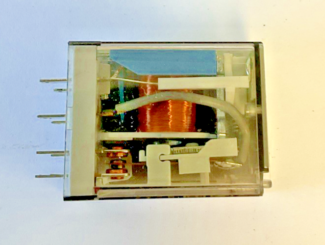 ALLEN BRADLEY 700-HC22Z24-4 W/ 700-HC22Z24 RELAY 24VDC 10A SER.A  ***LOTOF5***4