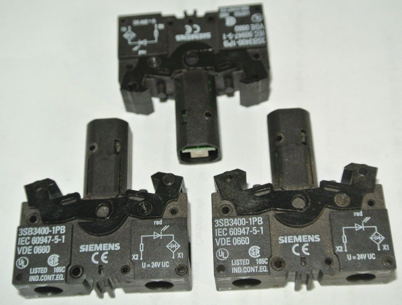 SIEMENS 3SB3400-1PB ACTUATOR/INDICATOR COMPONENT w/ INTEGRATED LED 24V AC/DC 0