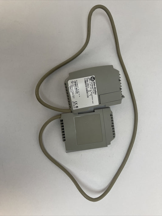 ALLEN BRADLEY 1769-CRL3 COMPACT I/O SER A REV 1 RIGHT-TO-LEFT 3.28FT EXPANSION0