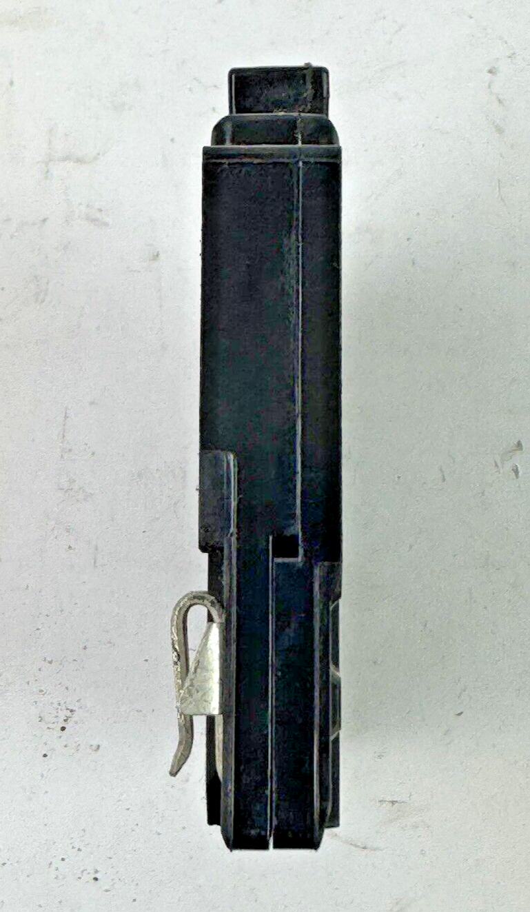 CHALLENGER *BOX OF 14* - A115K - CIRCUIT BREAKERS - 1 POLE/15 A/240 VAC5