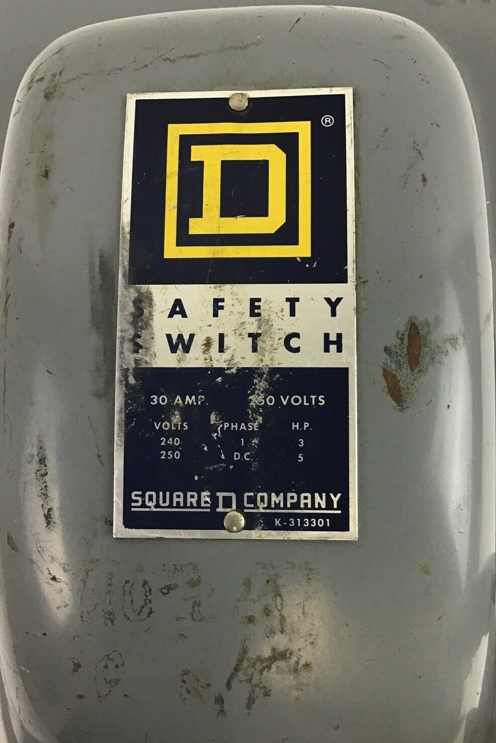 SQUARE D H-221 SAFETY SWITCH SER.A2 30A 240VAC/250VDC 5HP 1