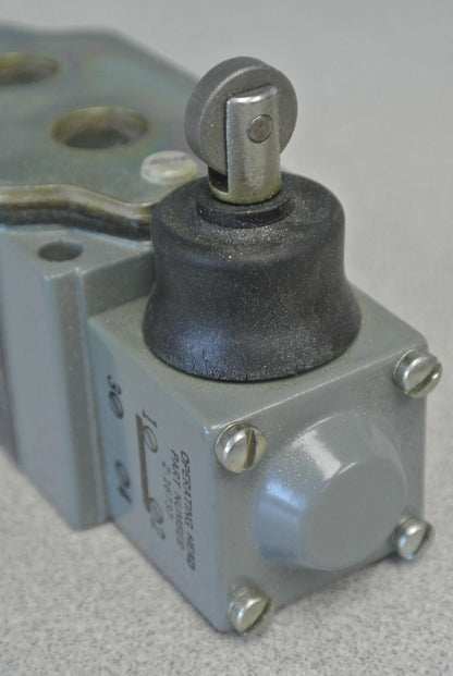 ALLEN-BRADLEY 802T-K1N Series D / OILTIGHT LIMIT SWITCH /  / NEW SURPLUS4