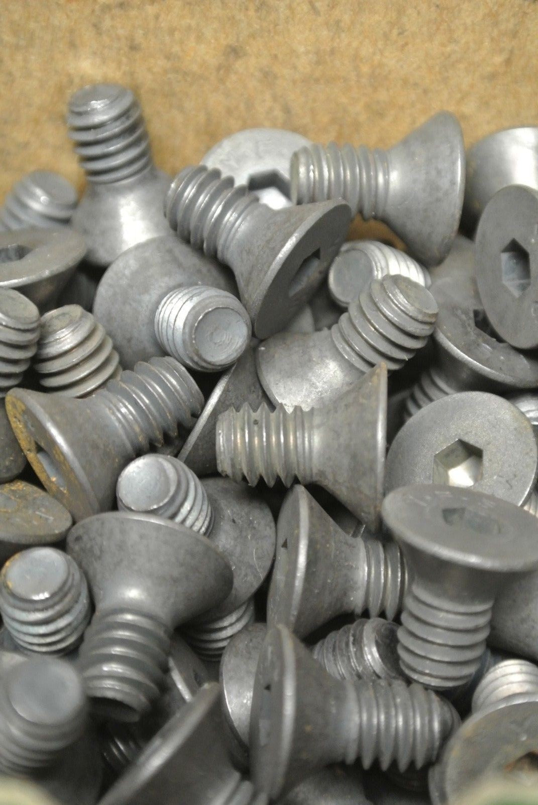 1/4-20 x 1/2 FHSC / 1/4-20 x 1/2 BHSC / 1/4-20 x 3/4 FHSC SCREWS / NEW SURPLUS1