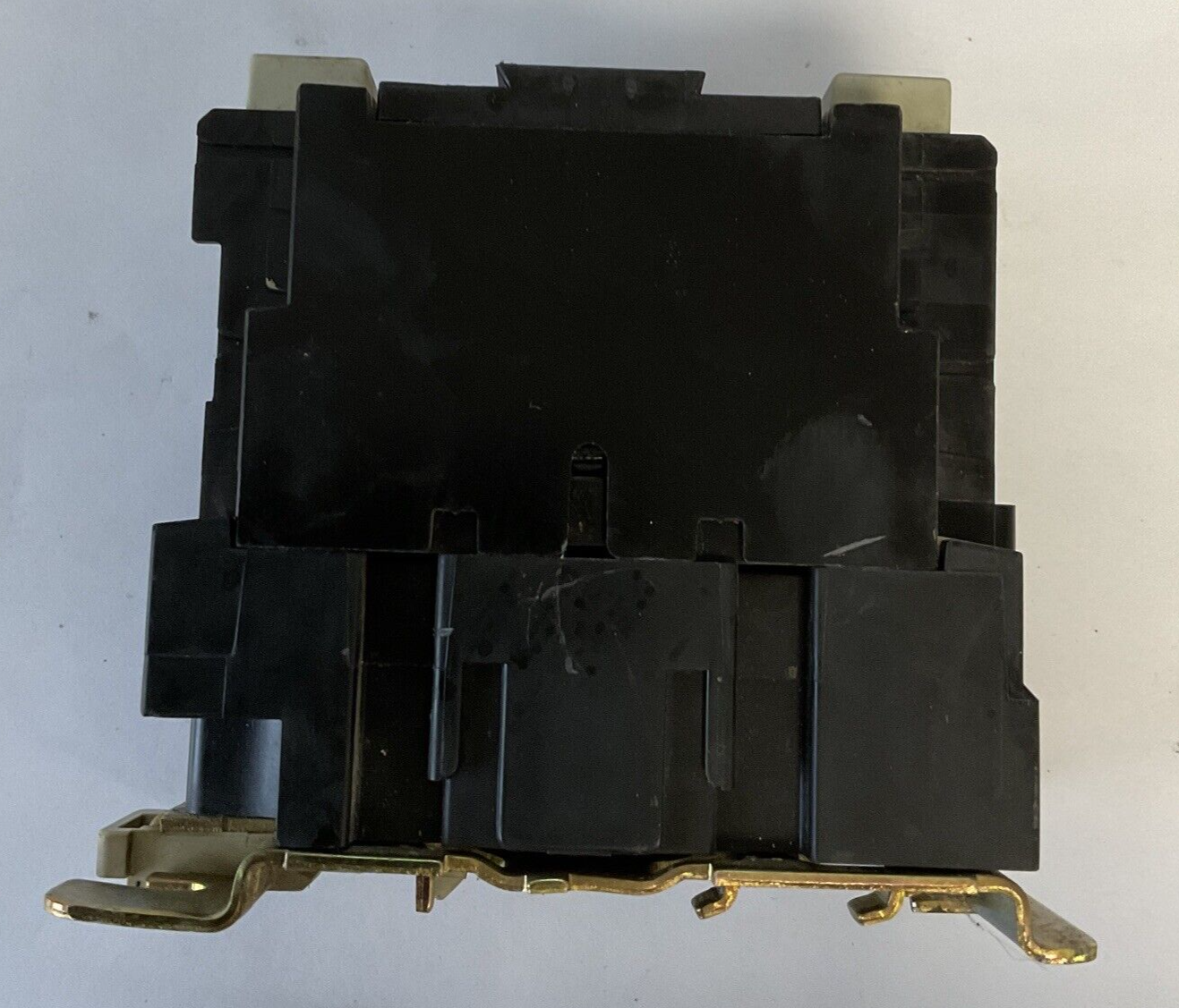 TELEMECANIQUE LC1 D4011 CONTACTOR 600VAC2