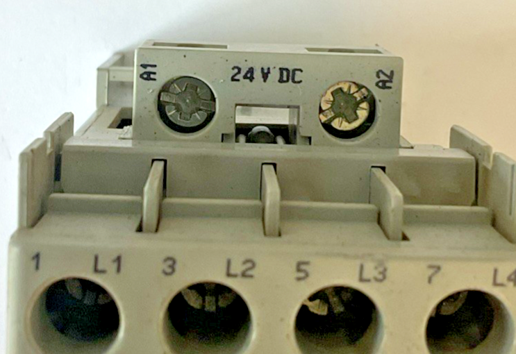 ALLEN BRADLEY 100-C16Z*400 CONTACTOR SER.B 600VAC 32A1