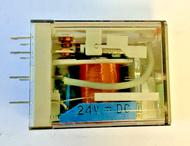 ALLEN BRADLEY 700-HC22Z24-4 W/ 700-HC22Z24 RELAY 24VDC 10A SER.A  ***LOTOF5***2