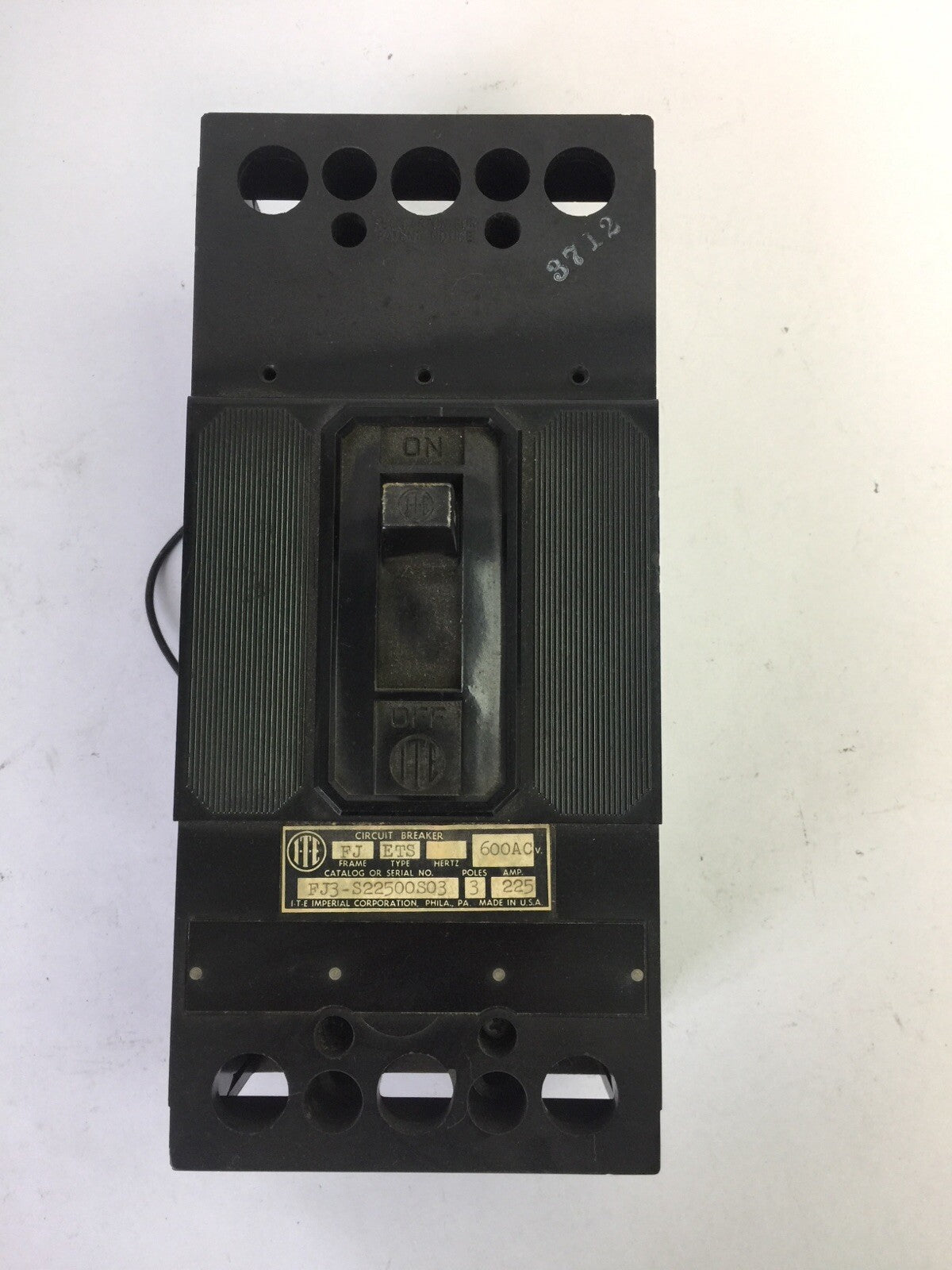 ITE SIEMENS FJ3-S22500S03 CIRCUIT BREAKER 600VAC 225AMP 3POLE 0