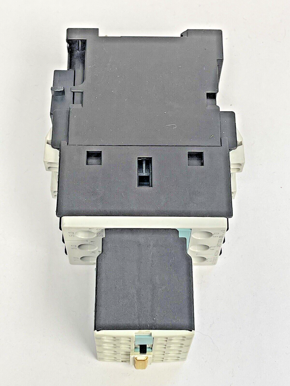 SIEMENS - 3RT1024-3B..0 & 3RH1921-2HA31 & 3RT1926-1BB00 W/ 24VDC COIL8