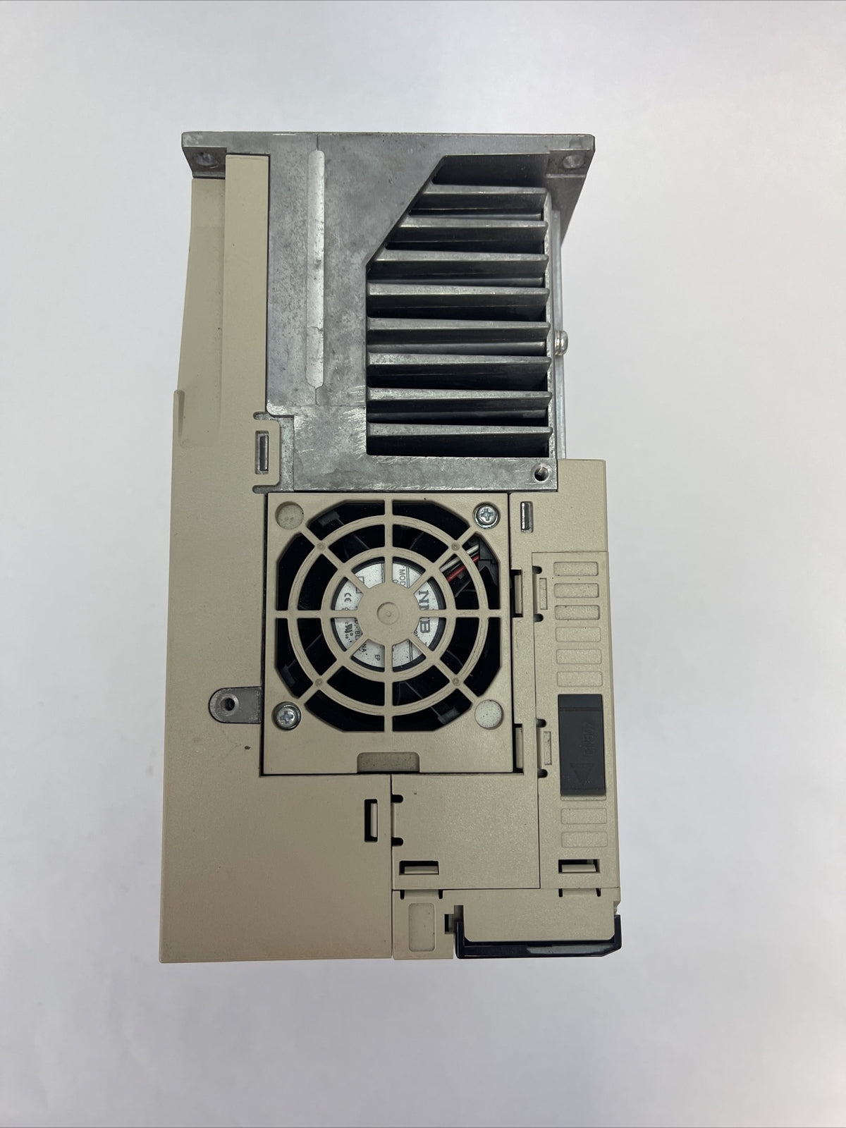 YASKAWA SGD7S-330AA0A SERVOPACK OUTPUT 3PH 0-240V 0.3A INPUT 3PH 200-240V 25A3