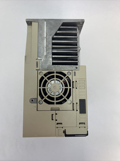 YASKAWA SGD7S-330AA0A SERVOPACK OUTPUT 3PH 0-240V 0.3A INPUT 3PH 200-240V 25A3