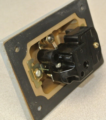 ALLEN-BRADLEY 600-TCX5 MANUAL STARTING SWITCH2