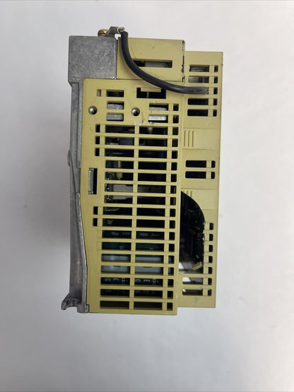 YASKAWA SGDH-01AE SERVOPACK OUTPUT 0-230VAC 3PH 0.91A INPUT 200-230VAC 2A 1PH4