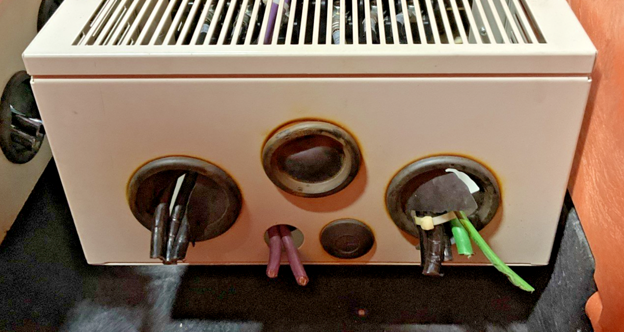 YASKAWA CIMR-F704045 AC DRIVE 91A 480V 73KVA 400HZ2