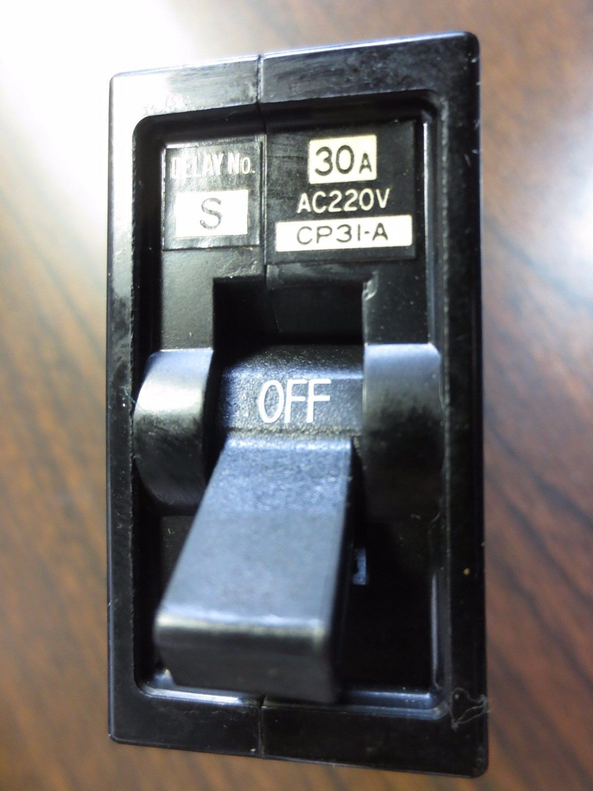 HITACHI CP31-A CIRCUIT PROTECTOR 30A 220VAC 1-POLE DELAY No. S0