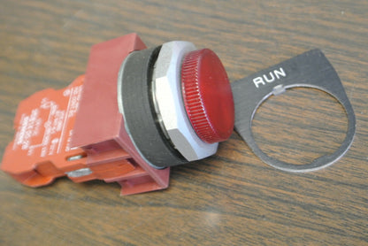 SIEMENS P30KLRT1 / PILOT LIGHT TRANSFORMER TYPE / 120V / RED / "RUN" NEW SURPLUS2