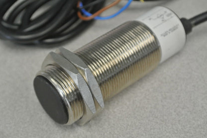 ALLEN-BRADLEY 871C-K10A30 CYLINDRICAL INDUCTIVE PROXIMITY SWITCH / 10-30VDC 30mm3