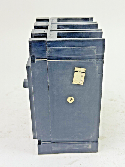 CUTLER-HAMMER - EC3070- CIRCUIT BREAKER - 70 A, 240 VAC, 3 POLE5