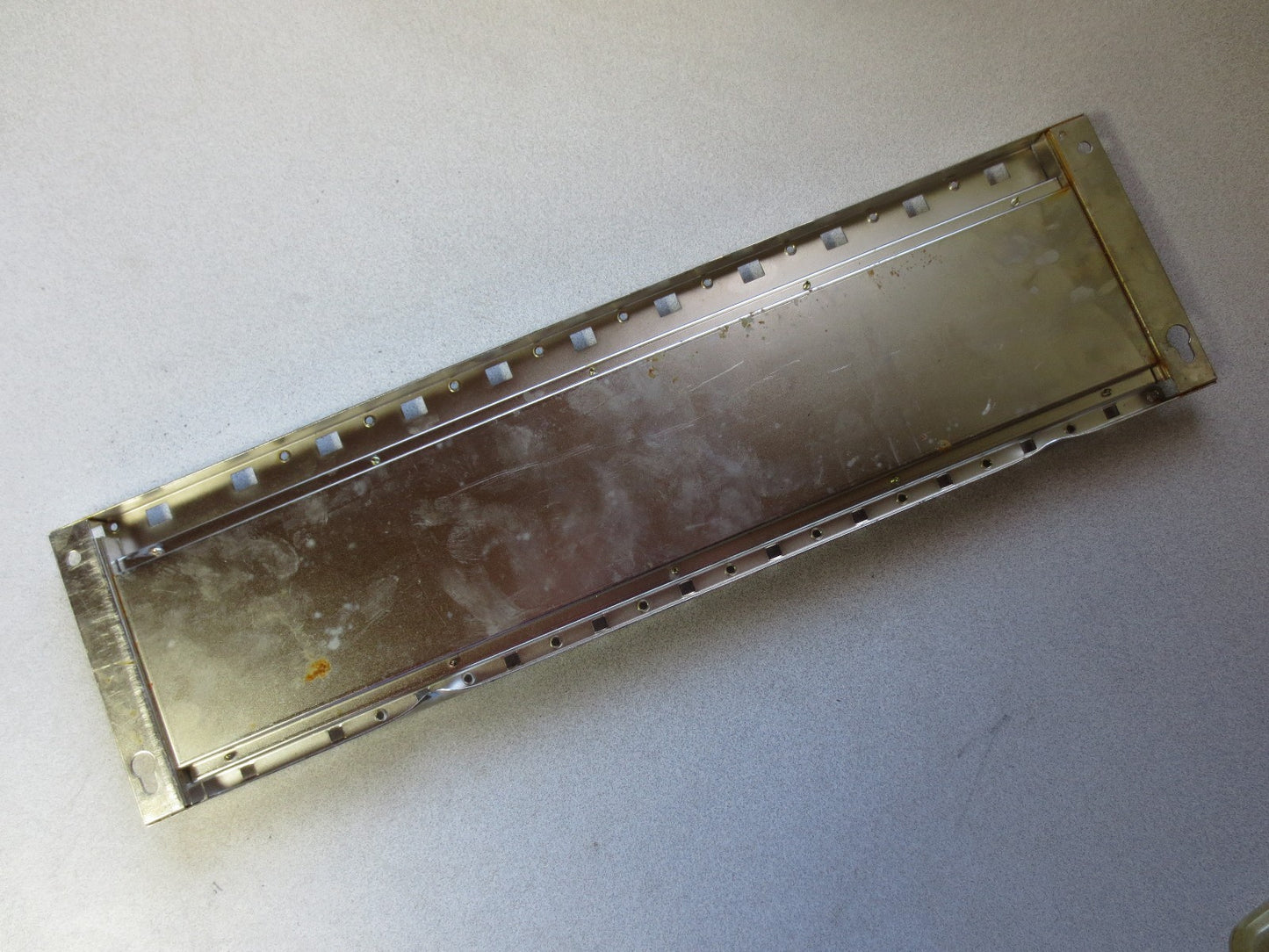 YASKAWA MP920 JAPMC-MB200 Rev. A JEPMC-MB200 9-SLOT MOUNT BASE / BACKPLANE MB-014