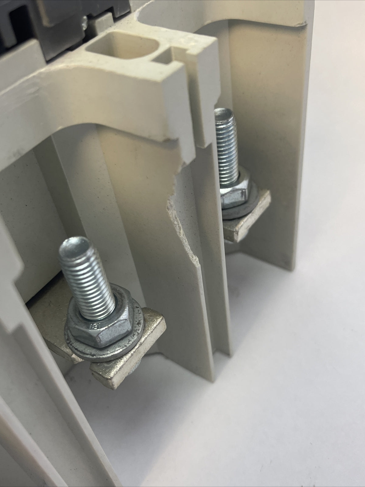 ABB AF400-30 CONTACTOR 600VAC 400HP 3PH 3P 550A COIL 100-250VDC 50-60hz5