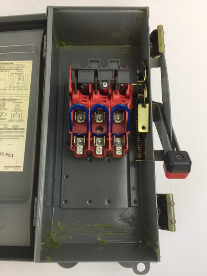 SQUARE D H321A FUSIBLE SAFETY SWITCH SERIES E1 240VAC 30A 7.5HP 3 POLE 8