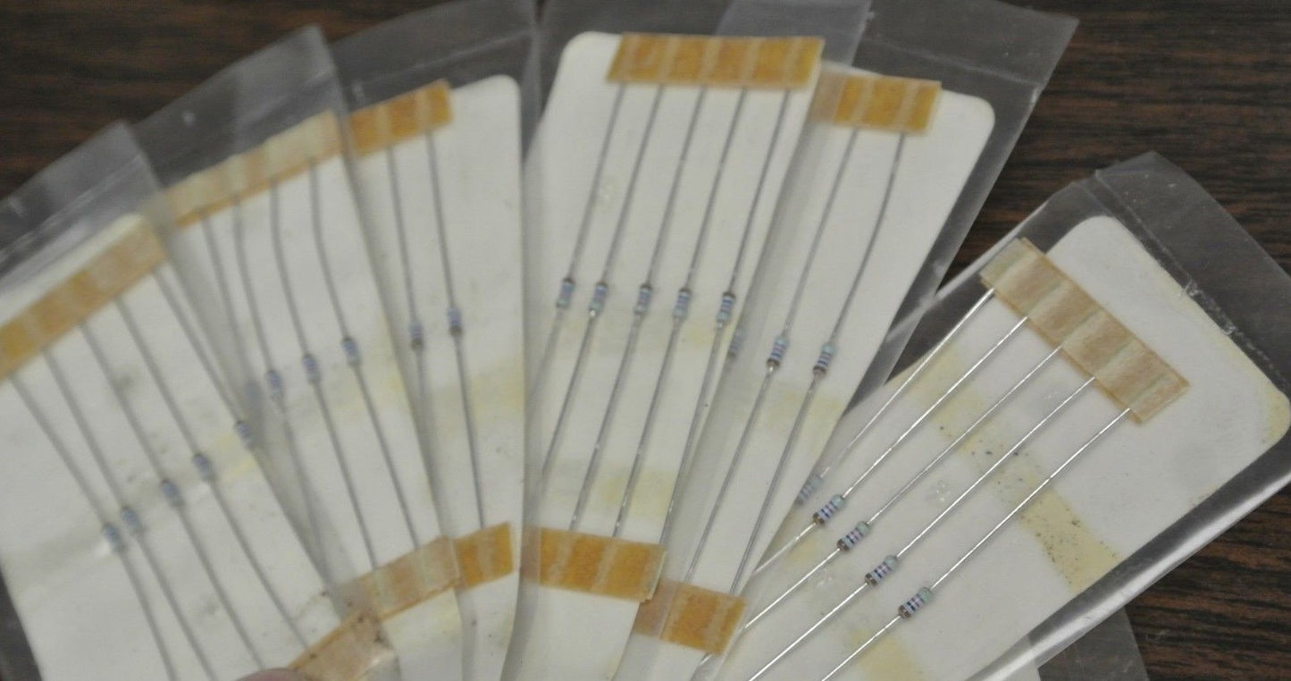 LOT of 31 / 5063JD412R0F12AF5 / BC 412XCT-ND RESISTORS 412 OHM, METAL FILM .40W2