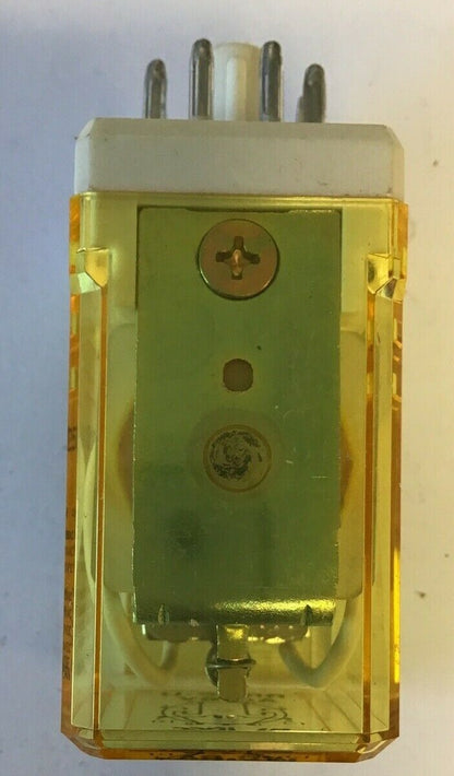 IDEC RR2P-U RELAY 10A 240VAC 100VDC 6V ***LOTOF9***5