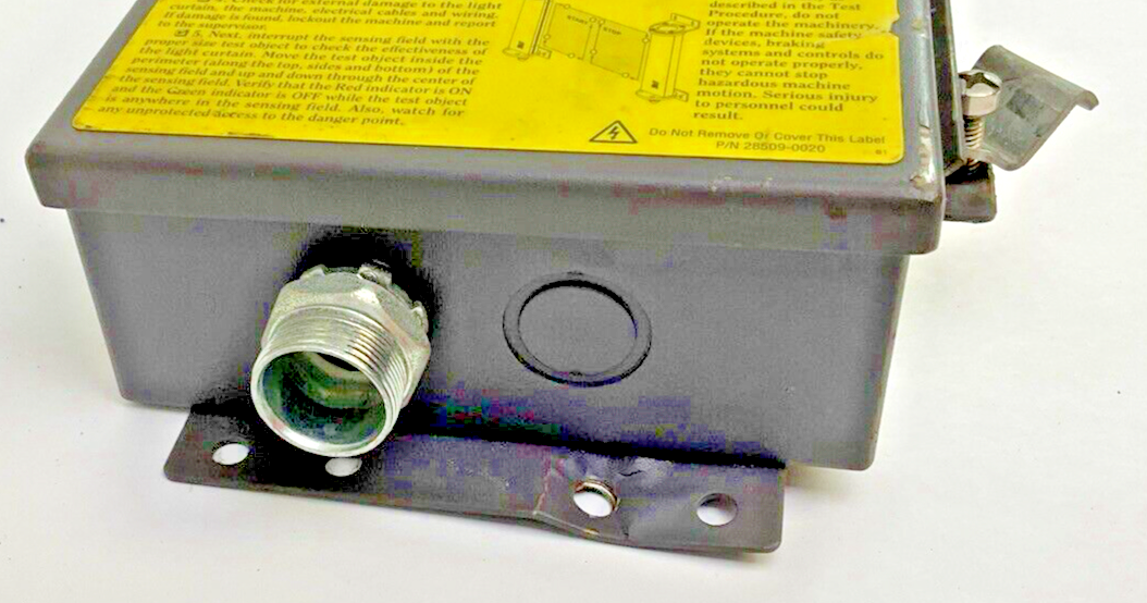 STI 70027-1000 LIGHT CURTAIN CONTROLLER LCC-FB-AC1-U 115VAC 50/60HZ 30VA4