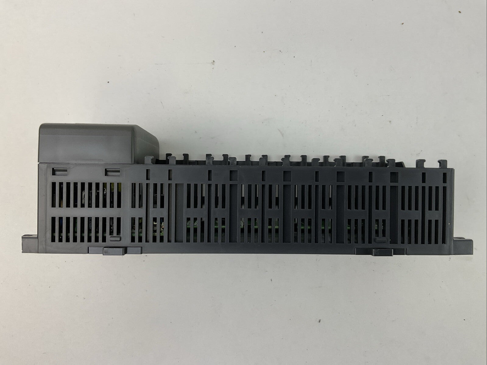 DIRECT 205 LOGIC KOYO D2-06B POWER SUPPLY 110/220VAC 6 SLOT RACK OUTPUT 24VDC4