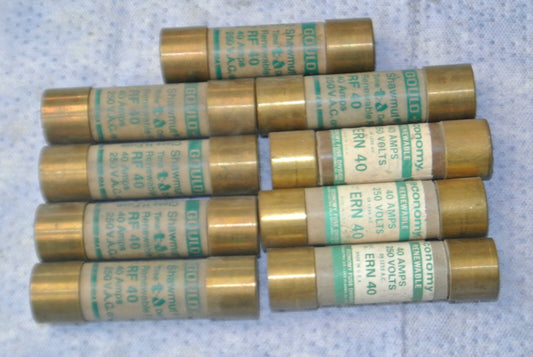 MIXED LOT of 9 RENEWABLE FUSES / 40A / 250V / GOULD-SHAWMUT, ECONOMY 0