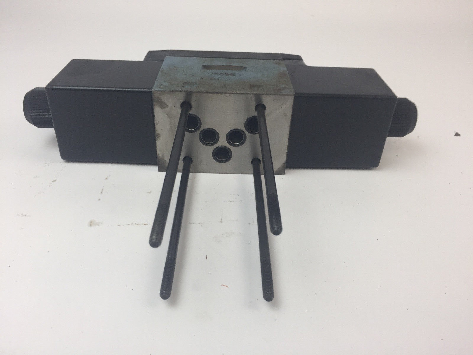 CONTINENTAL HYDRAULICS VSD05-3F-G5HB-70L-A VALVE 24VDC 44 WATTS 3