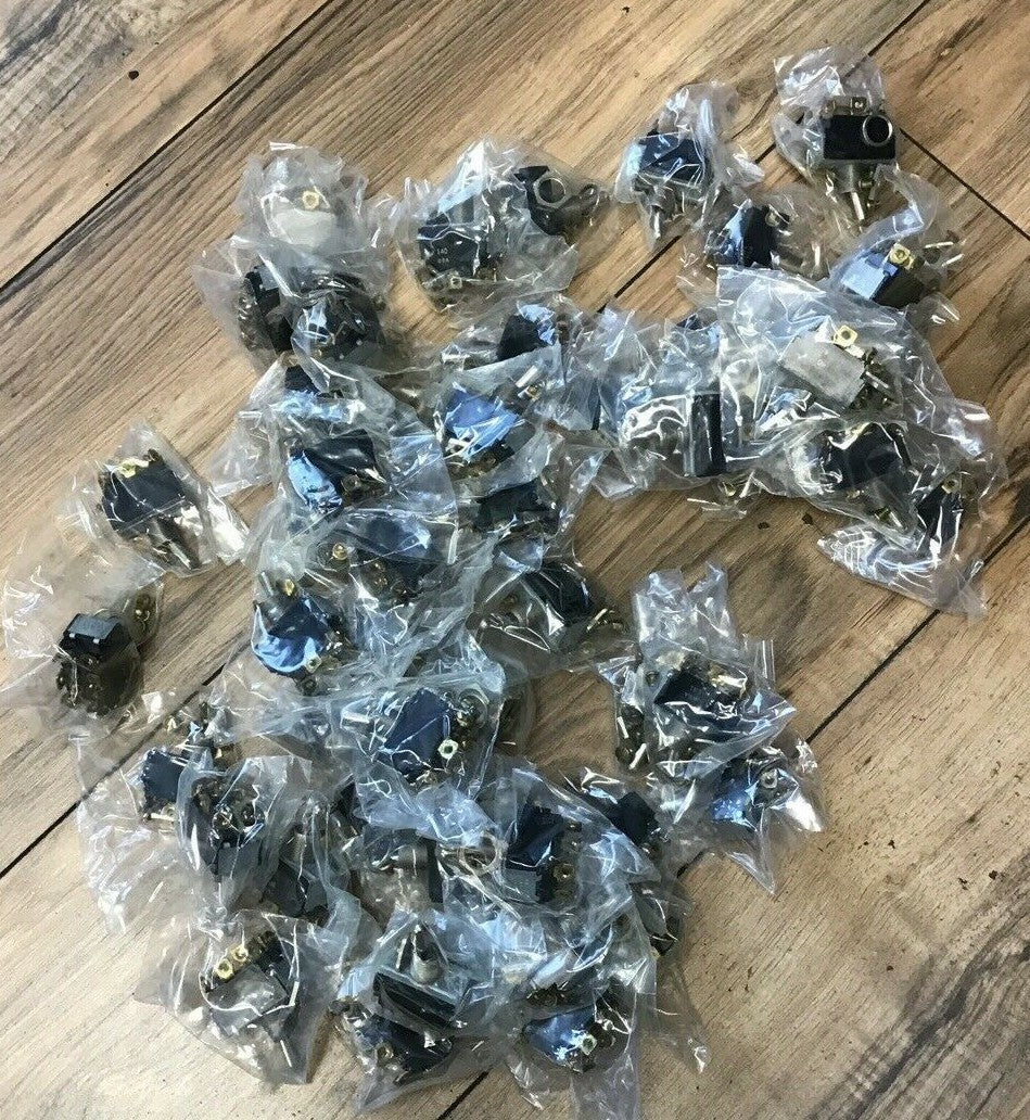 EATON 7592K4 SELECTOR SWITCH 3A 250VAC 6A 120VAC***LOTOF50***1