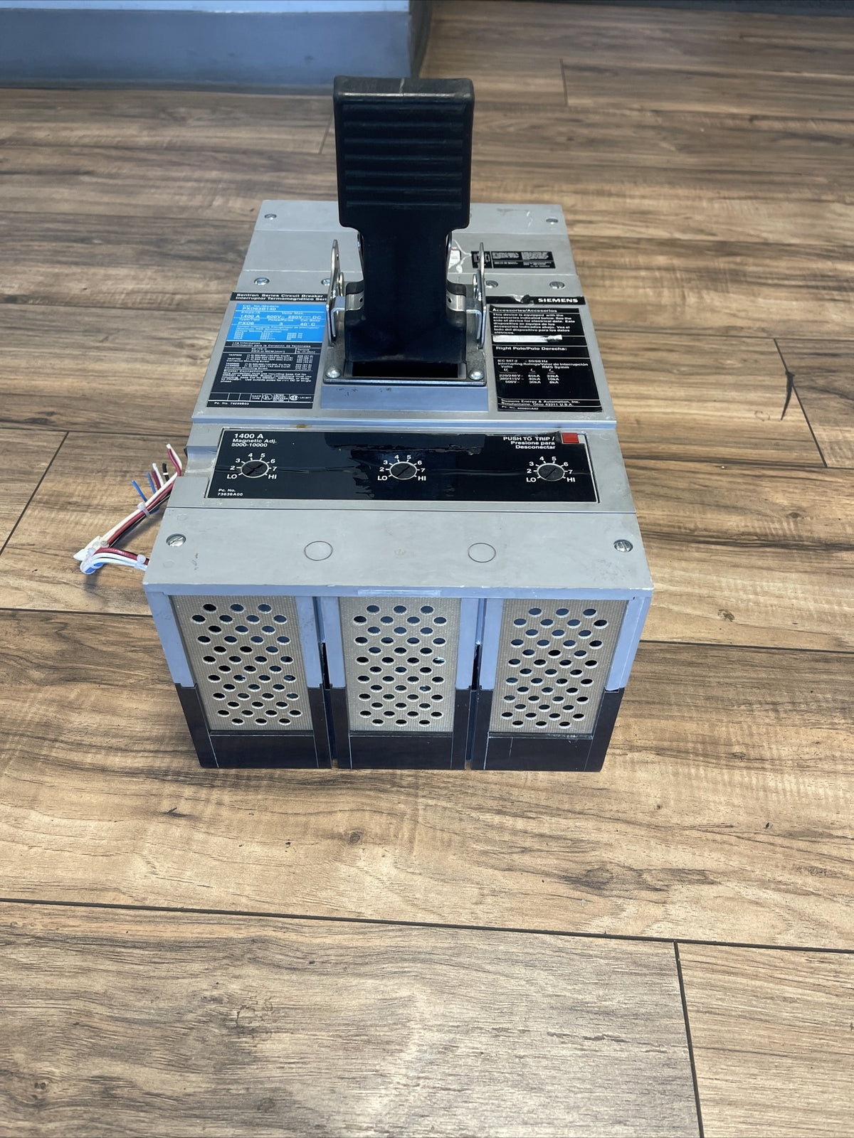 SIEMENS PXD63B140 SENTRON SERIES CIRCUIT BREAKER 1400A 600VAC 250VDC U07MN64AA5