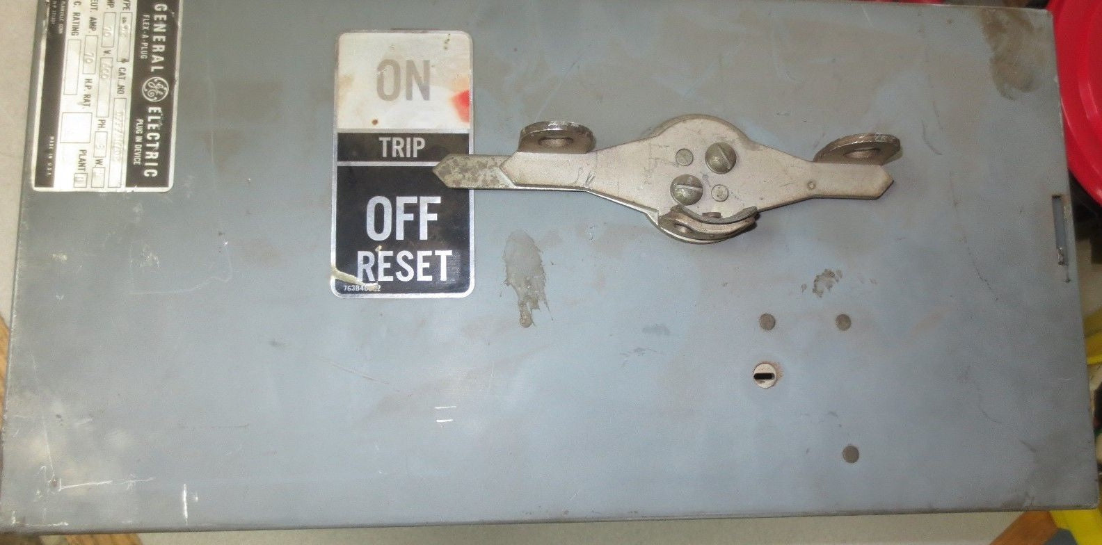 GENERAL ELECTRIC DFPFA47DE BUS PLUG / CIRCUIT BREAKER 70A, 600VAC, 3P,4W0