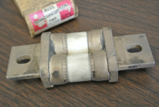 BUSS FWP250 SEMICONDUCTOR / RECTIFIER FUSE / 700V / 250A / NEW SURPLUS0