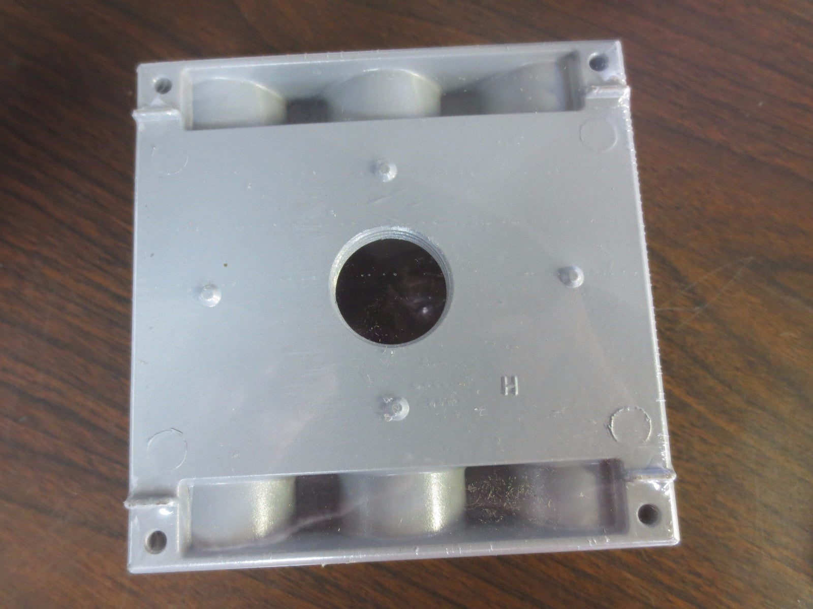 MULBERRY 30248 OUTLET BOX FIVE 3/4" I.P.S. HOLES - 30.5 CUBIC INCH CAP'Y LOT / 62