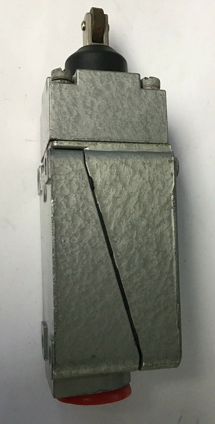 GOULD C2B JK05 W/JK2 OPERATING HEAD R.B. DENISON LIMIT SWITCH SER.A NEMA A600 2