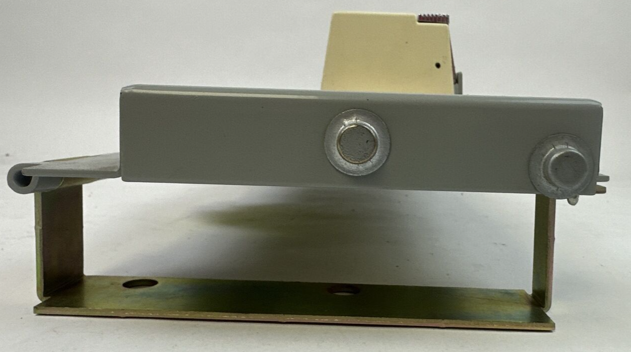 CUTLER HAMMER SMCU400LCL MOTOR CONTROL MECHANISM NEMA 1 TYPE MC 5076A79G011