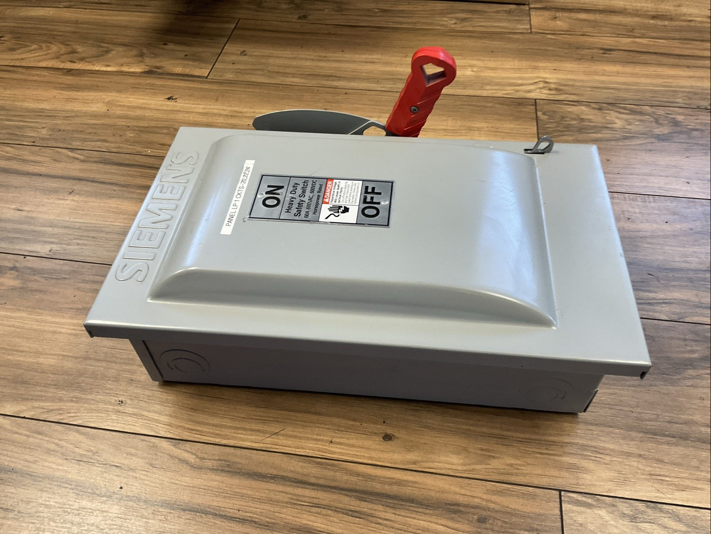 SIEMEN HF362N FUSIBLE SAFETY SWITCH 600VAC 50HP 600VDC 30HP 60A5