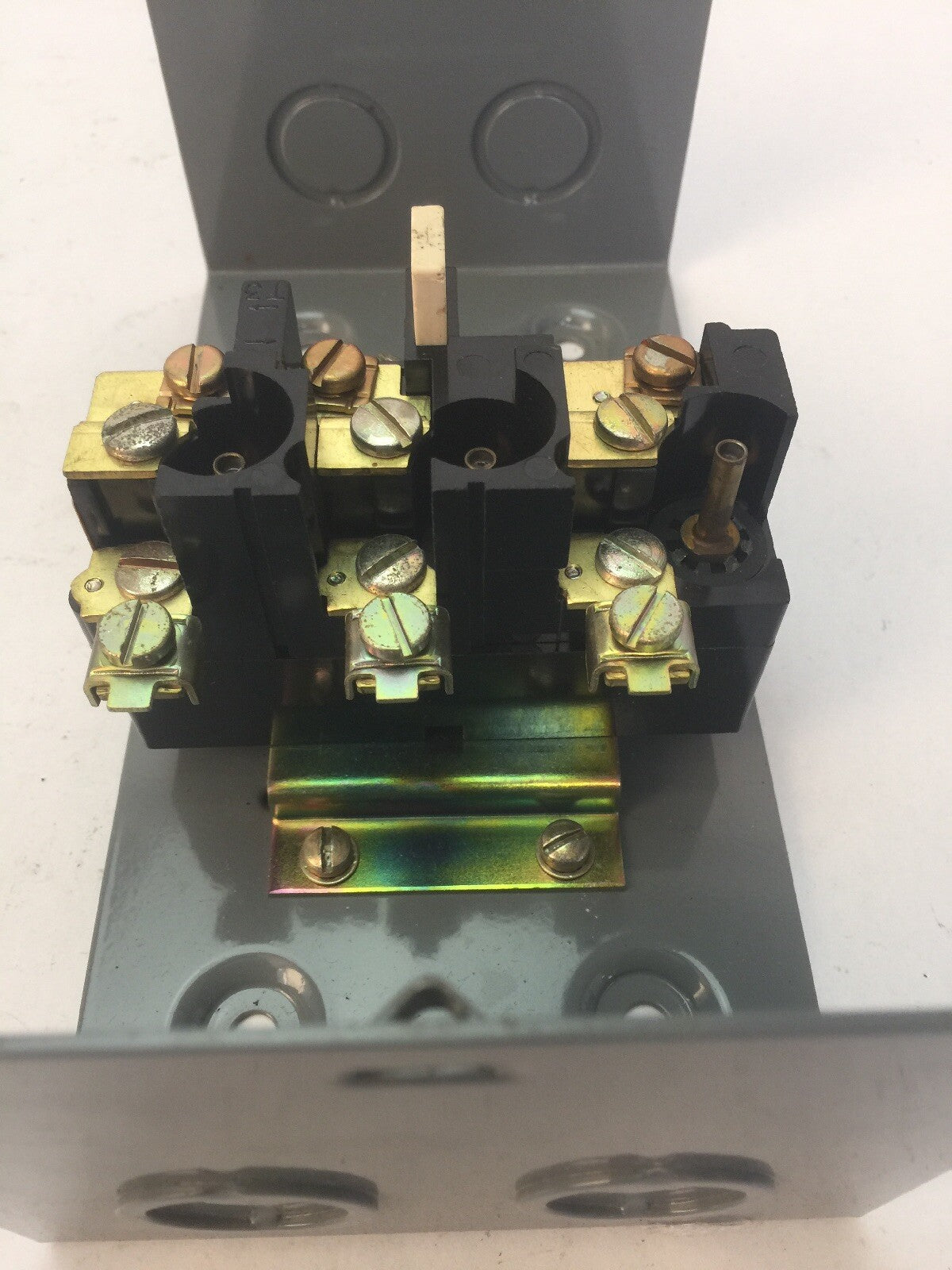 FURNAS 48DC31B THERMAL OVERLOAD RELAY IN ENCLOSURE 600VAC 120-240VDC11