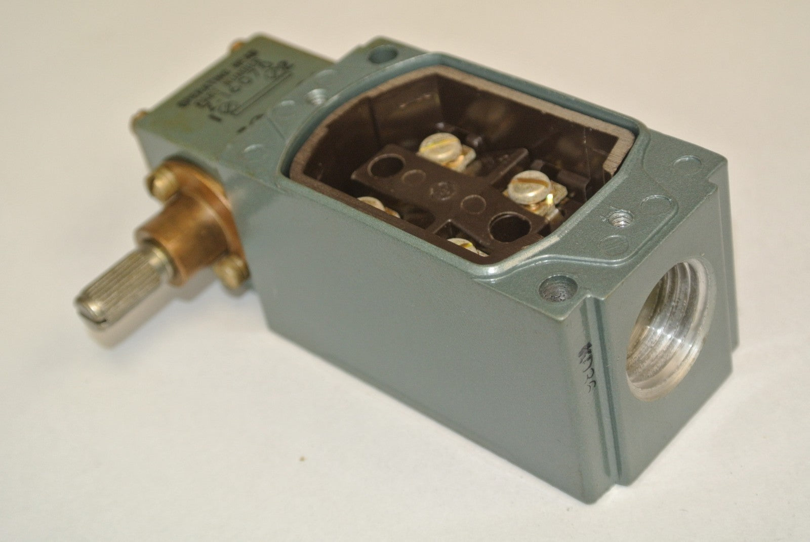 ALLEN-BRADLEY 802T-H2 / OILTIGHT LIMIT SWITCH / SPRING RETURN / NEW SURPLUS4