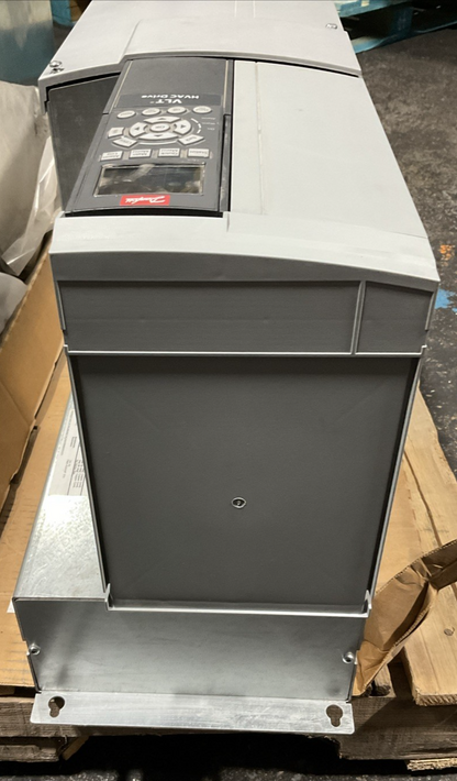 DANFOSS 177U9584 MOTOR AC DRIVE OUPUT 0-460VAC 3PH 0-60HZ 34A 25HP INPUT 480VAC3