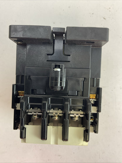 FUJI SC-N2 SC35BAA CONTACTOR 3NC1 600VAC 3PH 30HP 60A COIL 220-240V 60HZ4