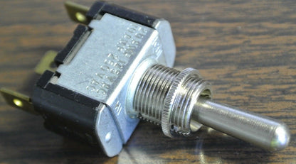 CUTLER-HAMMER 7547K40 TOGGLE SWITCH 3-POSITION, CENTER OFF NEW SURPLUS LOT of 101