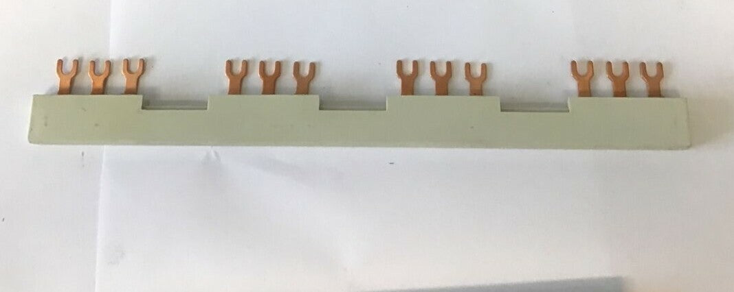 SIEMENS 3VU9135-1AB04(1) & 3VU9135-1KA04(1) LINE SIDE FEEDERS 63A 690V3