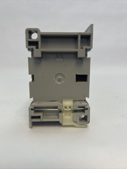 ALLEN BRADLEY 100-C09D*10 SER A CONTACTOR 600VAC 25A 7.5HP 3PH 100-F SER B 10A8