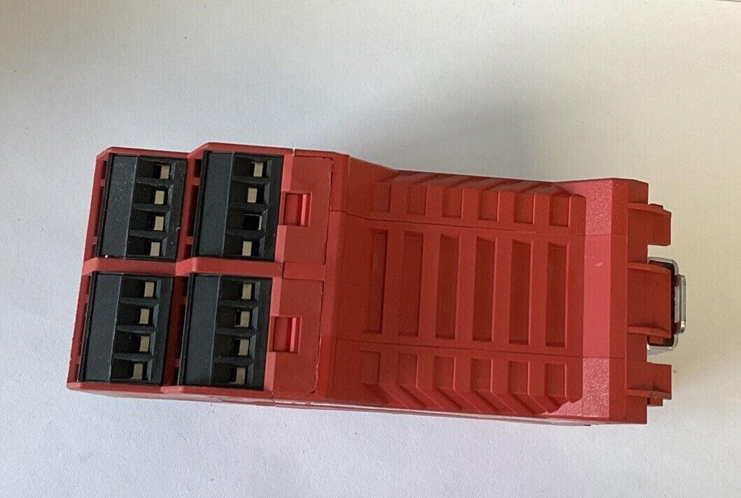 ALLEN BRADLEY 440R-M23088 SAFETY RELAY SER.B 24VAC/DC 50/60HZ 5