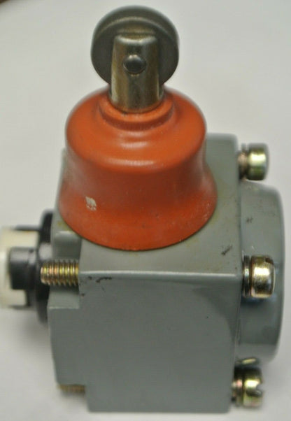 ALLEN-BRADLEY 40146-017-67 OPERATING HEAD for LIMIT SWITCH / NEW SURPLUS2